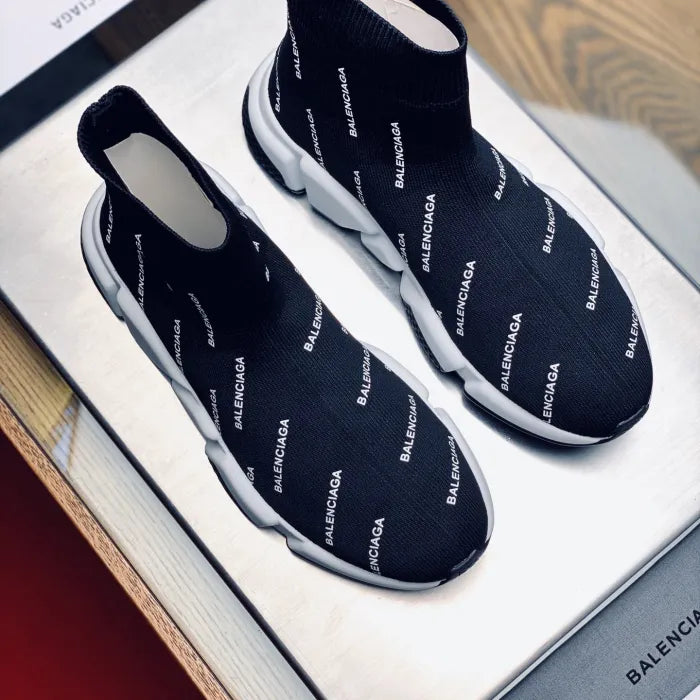 B - SNEAKERS