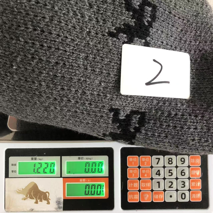 O - SWEATER