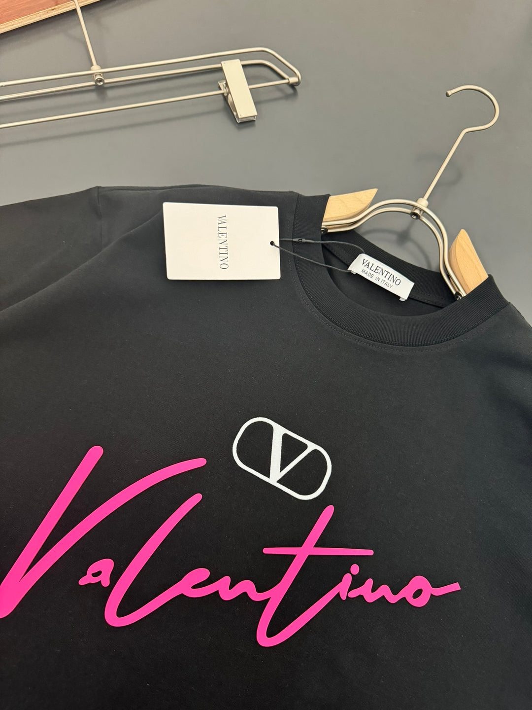 V - TSHIRT