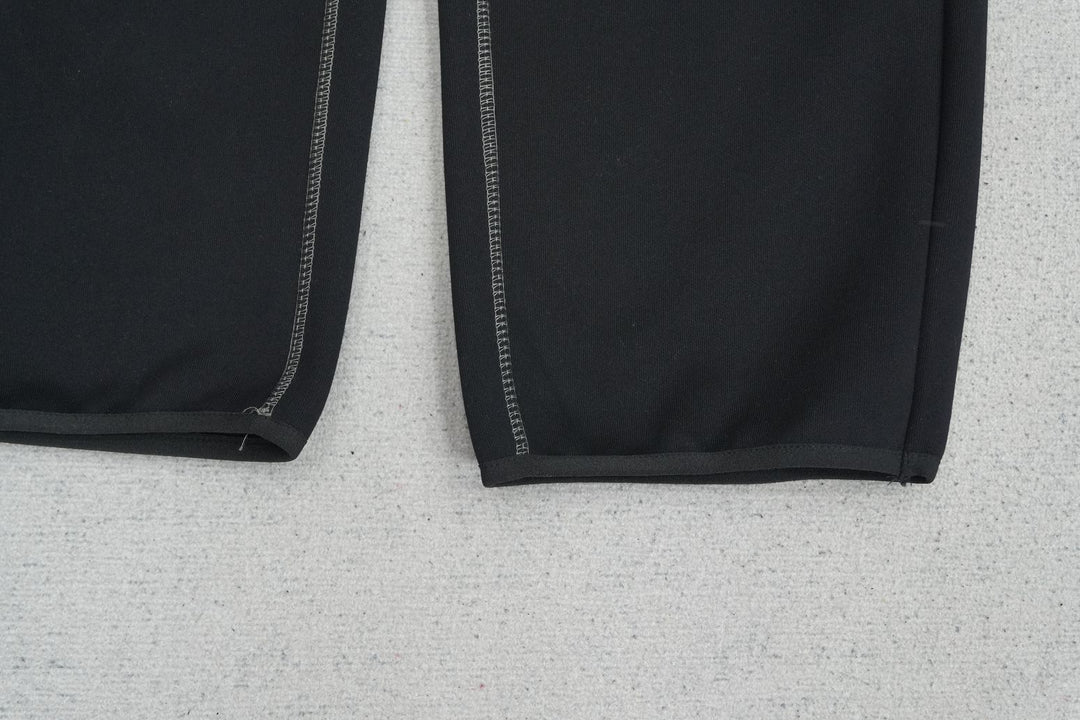 S - SWEATPANTS