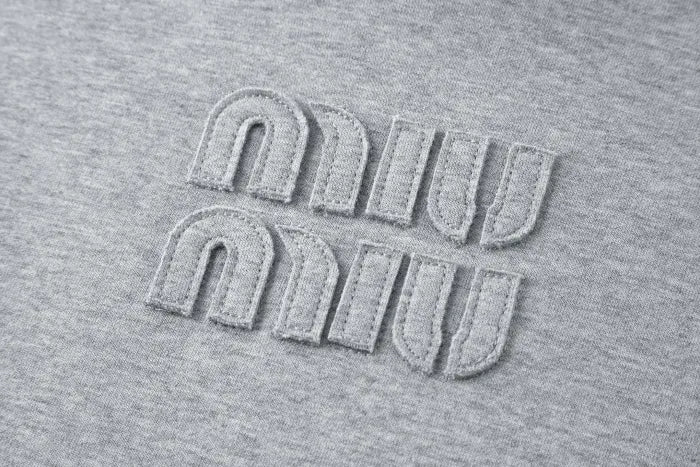 M - SWEATER
