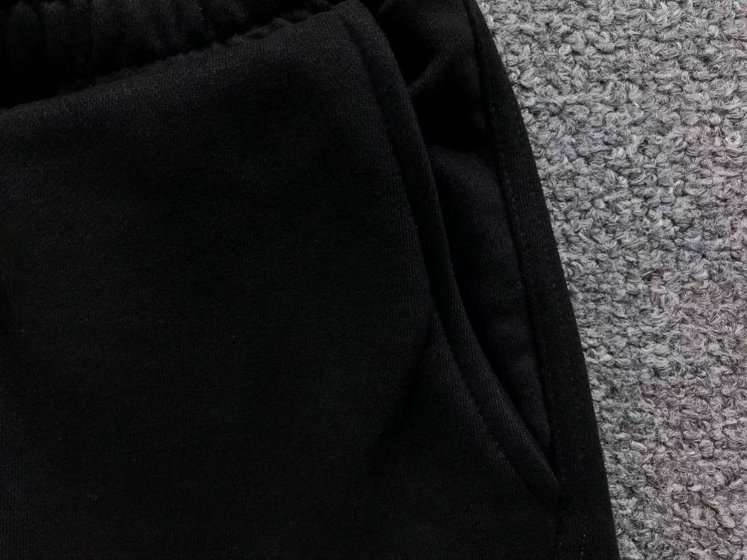 M - SHORTS