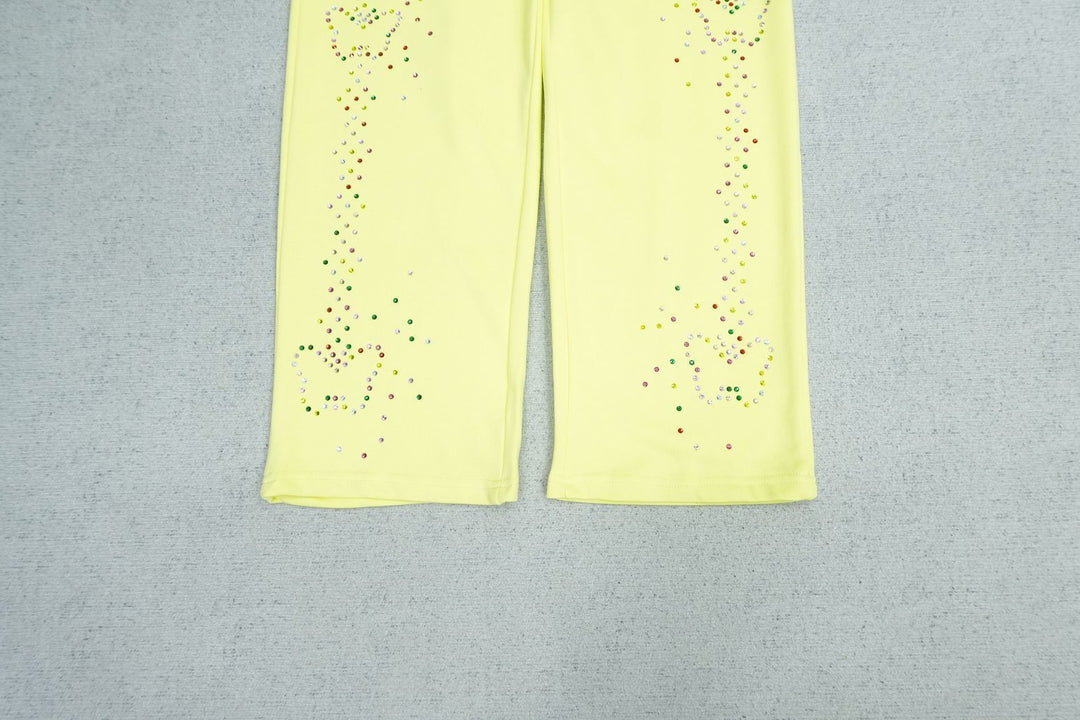 B - SWEATPANTS