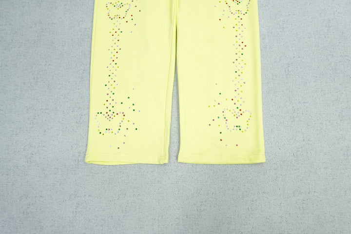 B - SWEATPANTS