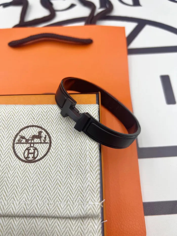 H - ARMBAND