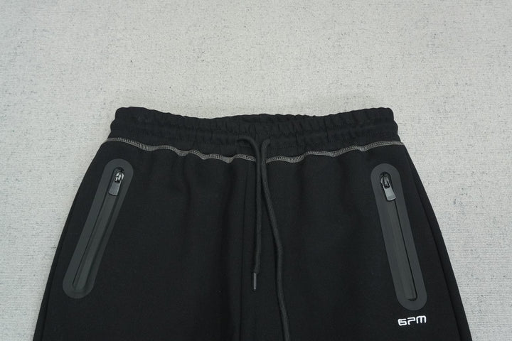 S - SWEATPANTS