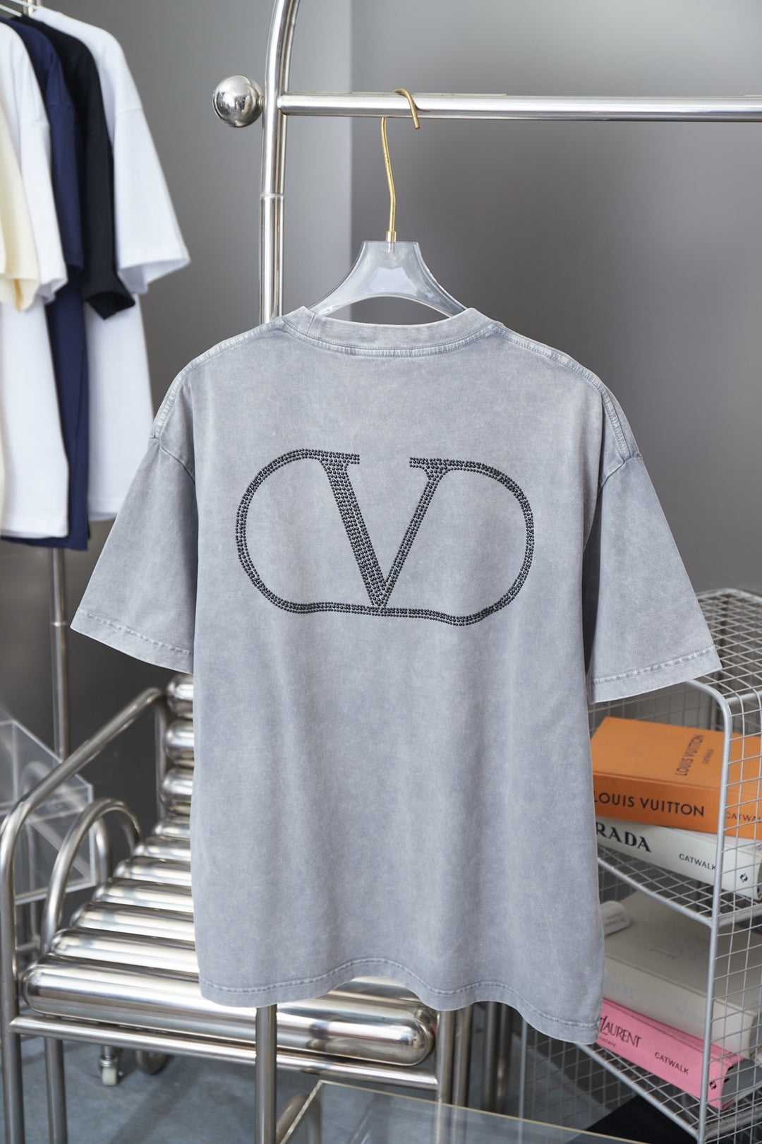 V - TSHIRT VIP