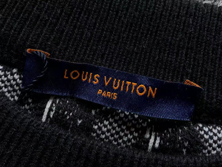 L - SWEATER