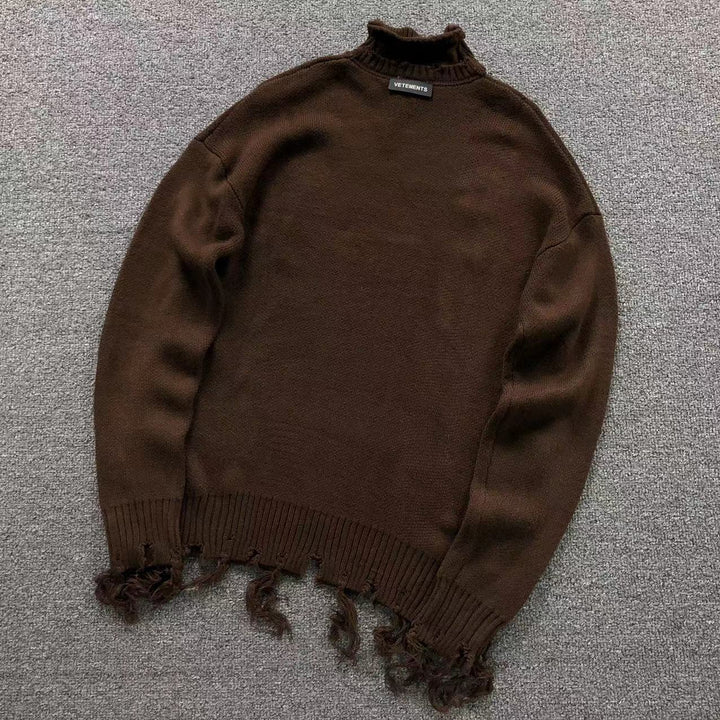 V - SWEATER
