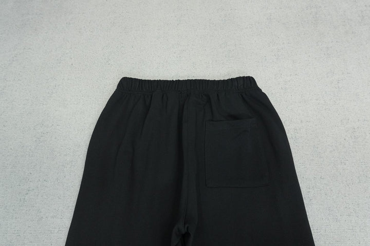 B - SWEATPANTS