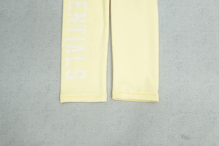 F - SWEATPANTS