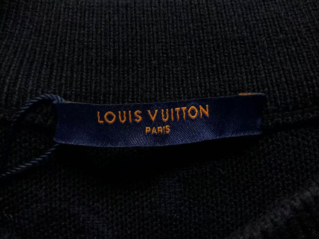 L - SWEATER