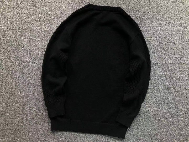 D - SWEATER