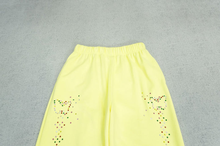 B - SWEATPANTS