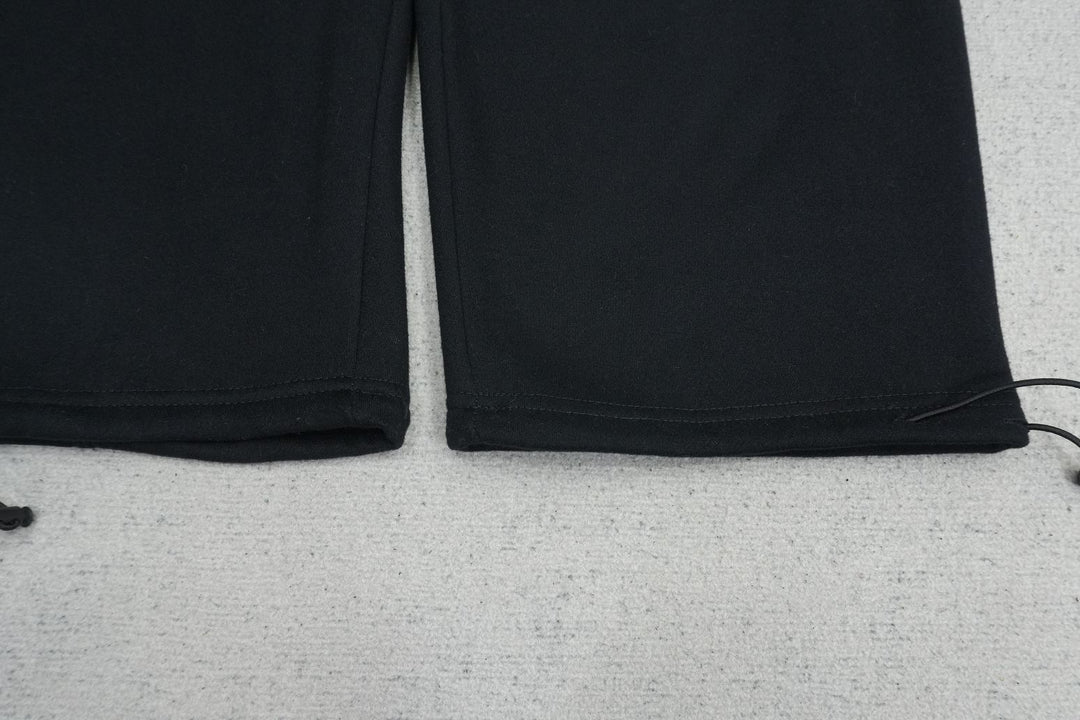 M - SWEATPANTS