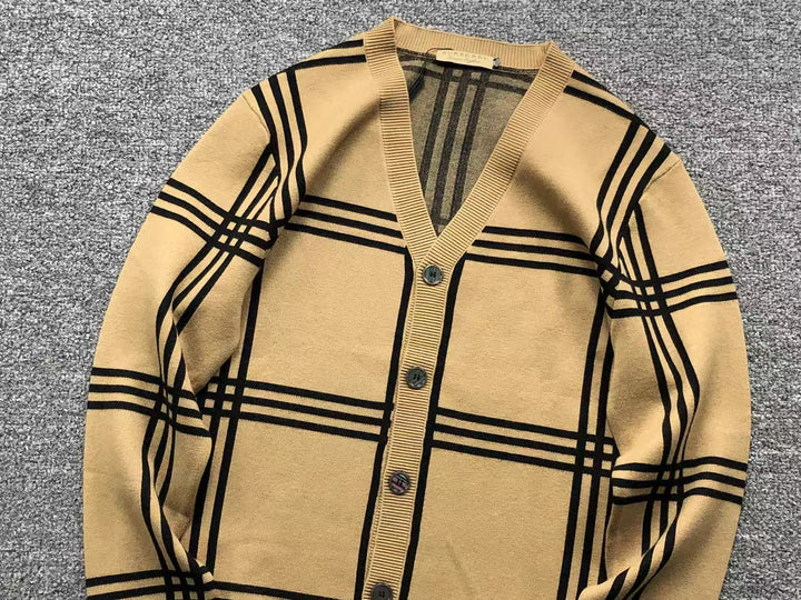 B - SWEATER