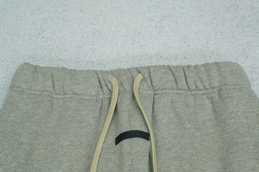 F - SWEATPANTS