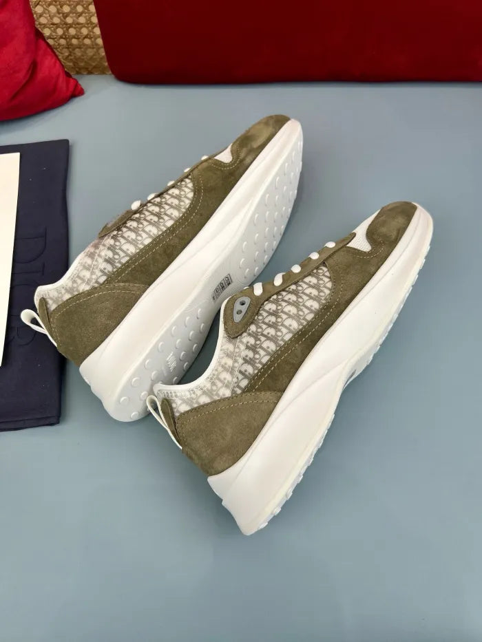 D - SNEAKERS