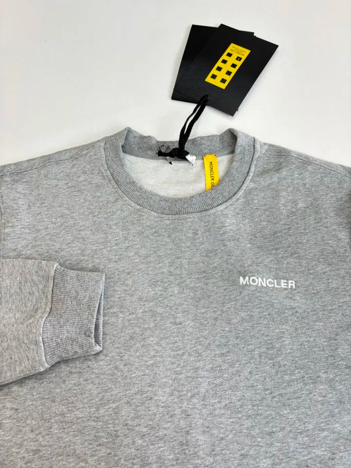 M  - SWEATER