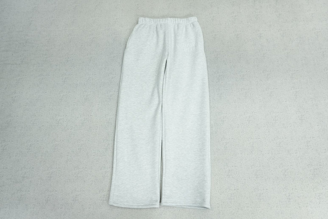 B - SWEATPANTS