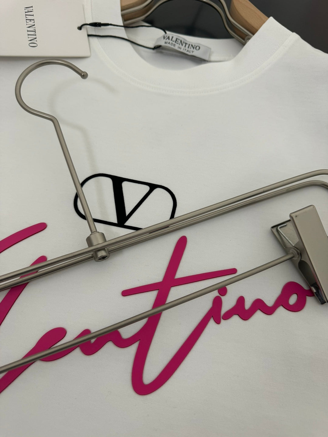 V - TSHIRT