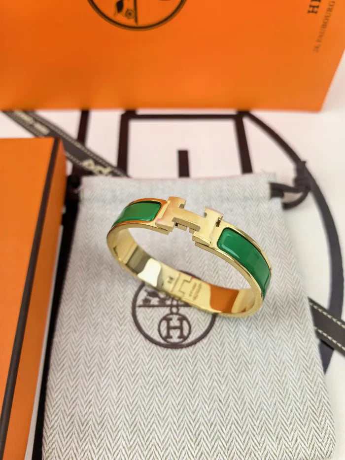 H - ARMBAND