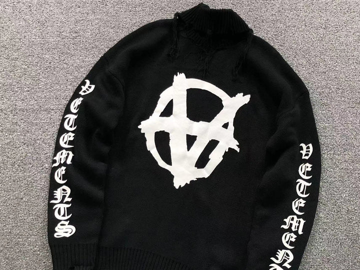 V - SWEATER