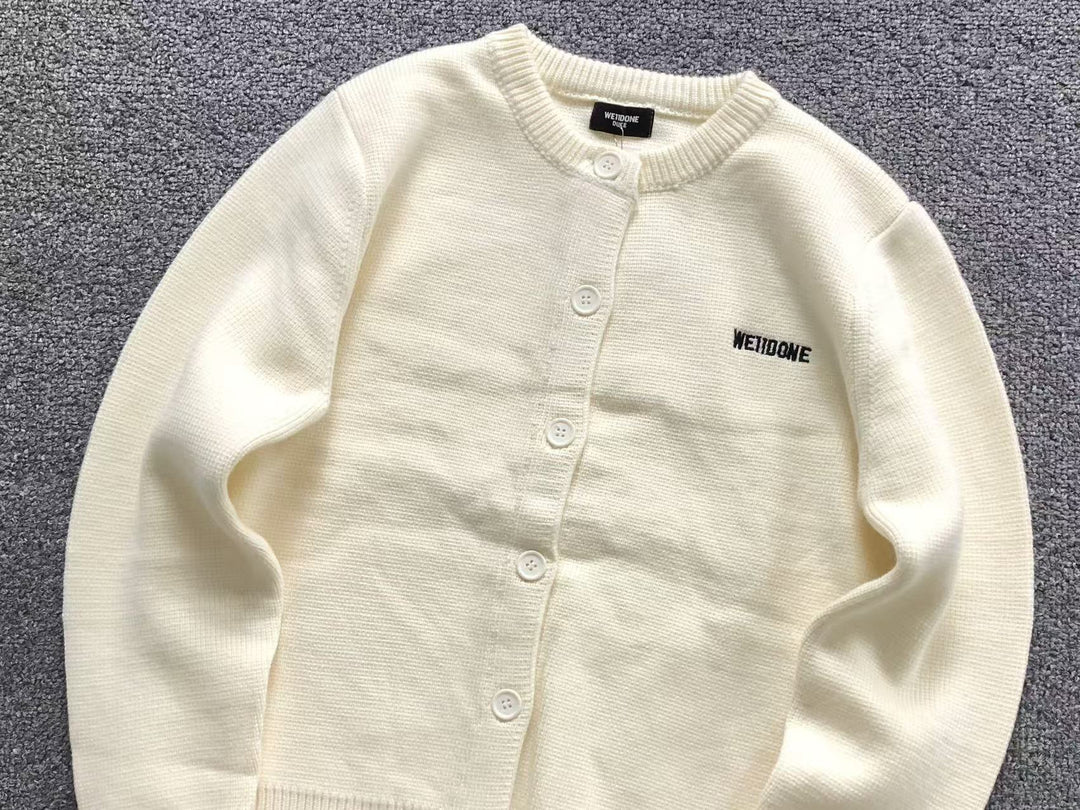 W - SWEATER