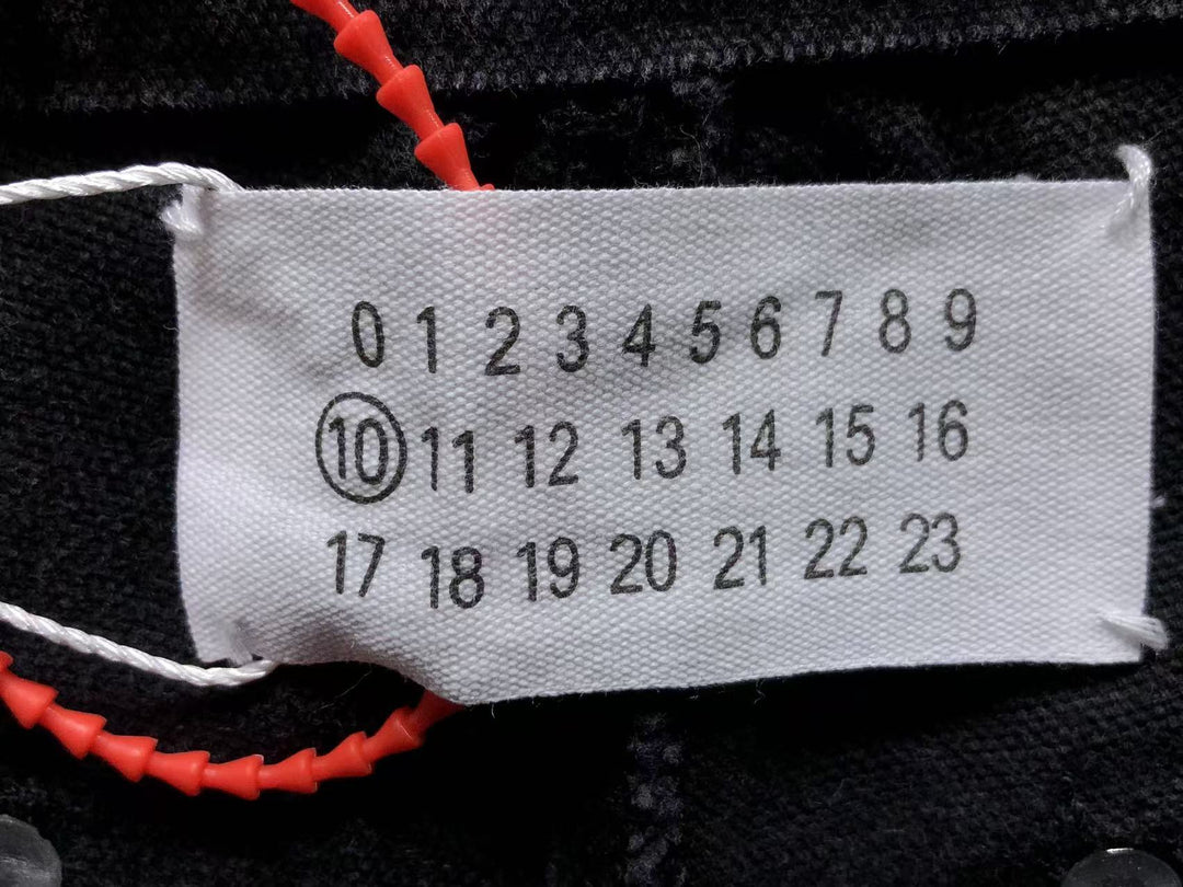 M - SHORTS