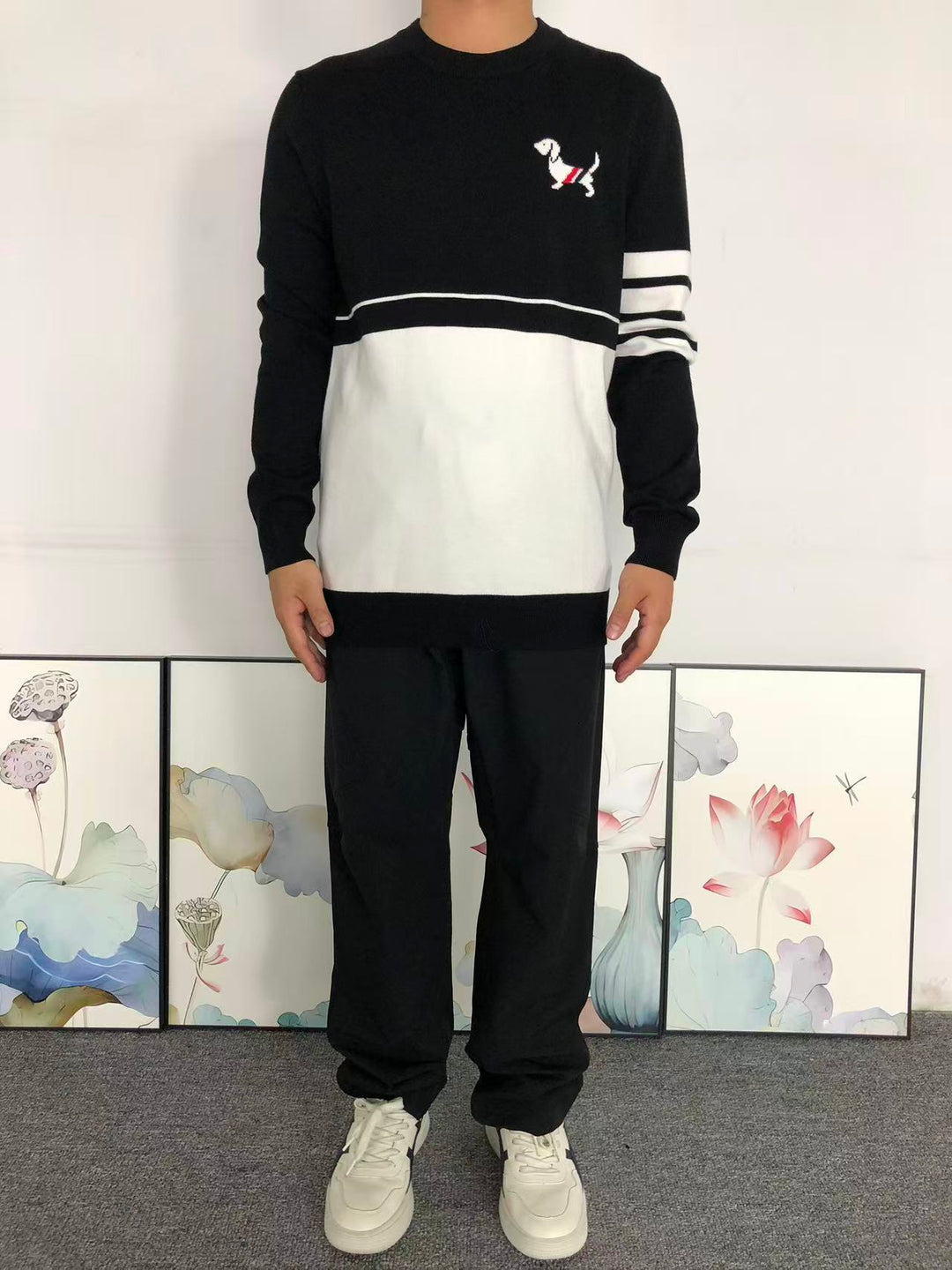 T - SWEATER