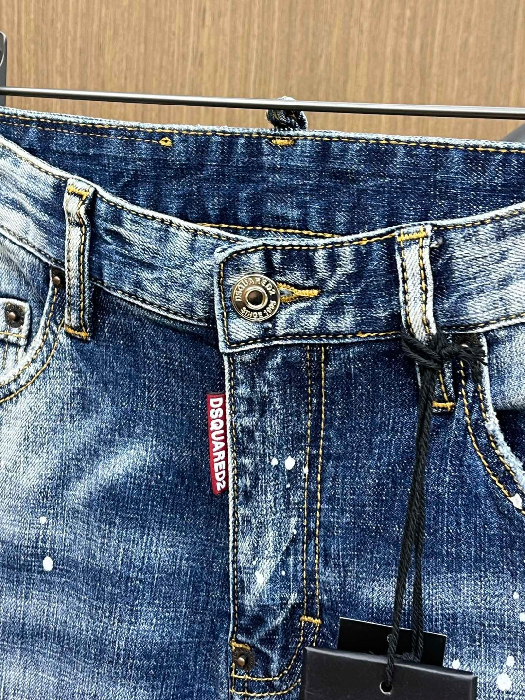 D - JEANS