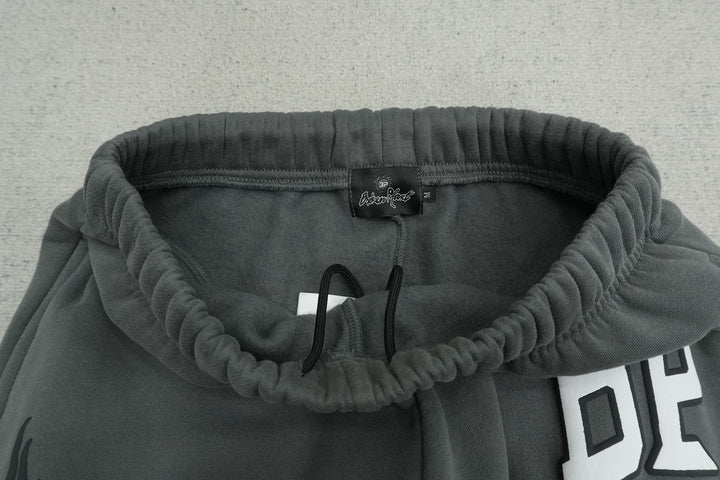 B - SWEATPANTS