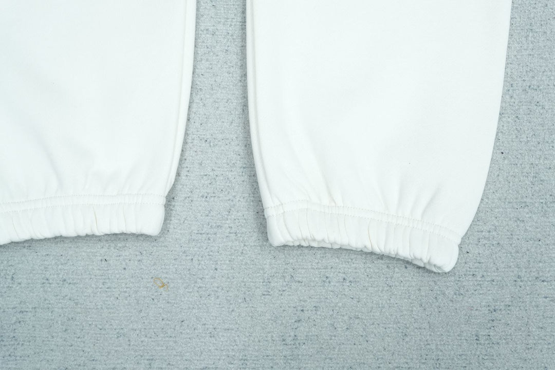 F - SWEATPANTS