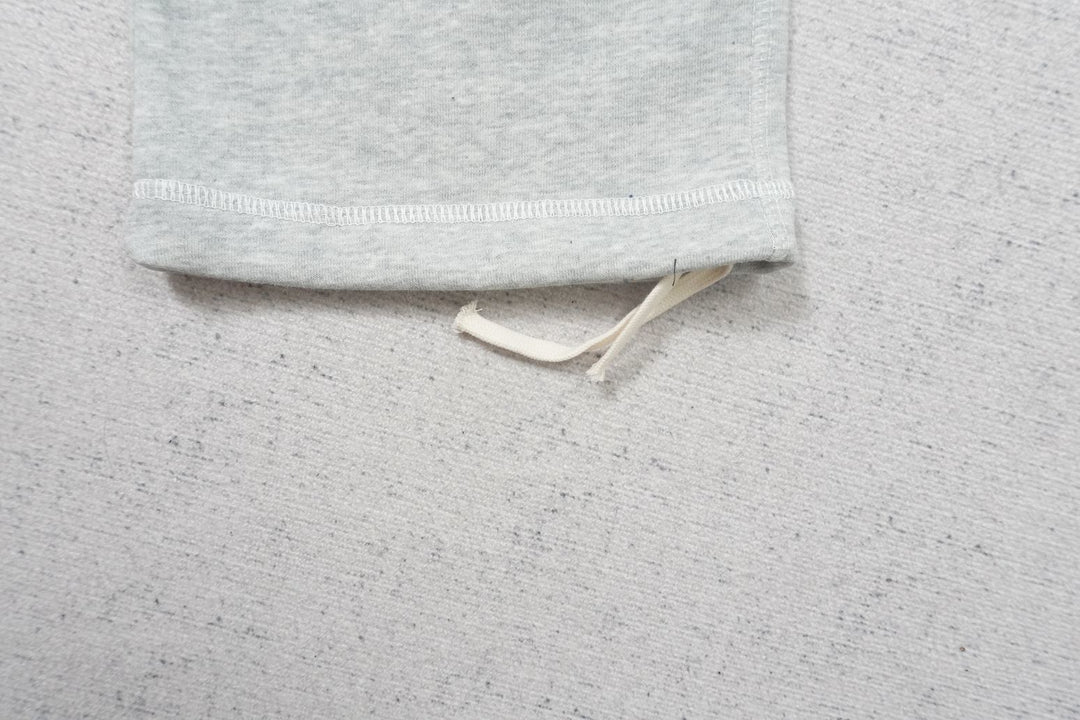 L - SWEATPANTS