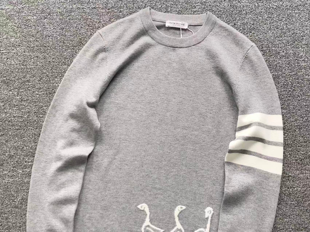 T - SWEATER