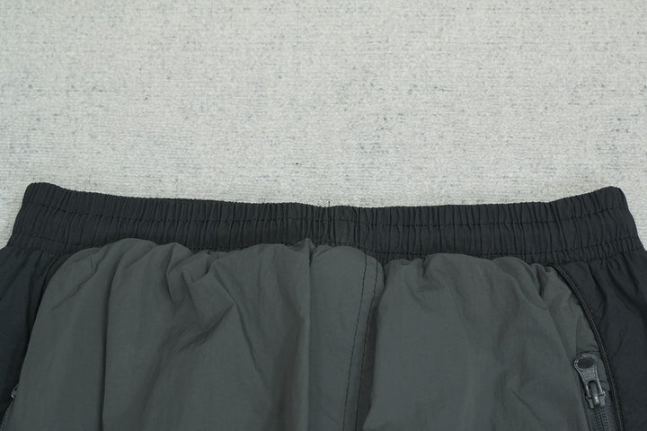 S - SWEATPANTS
