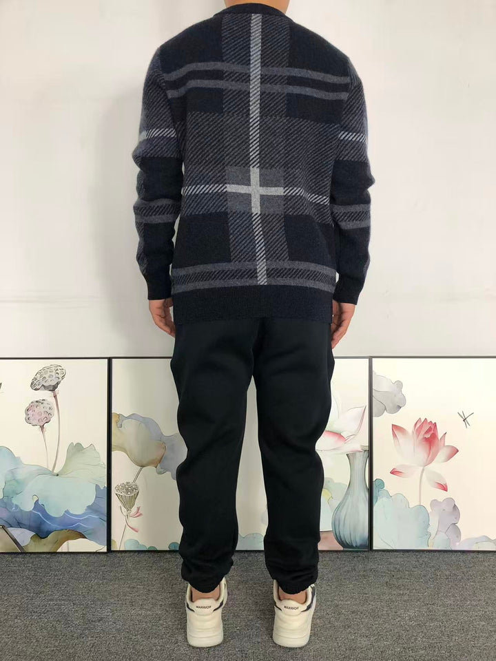 B - SWEATER
