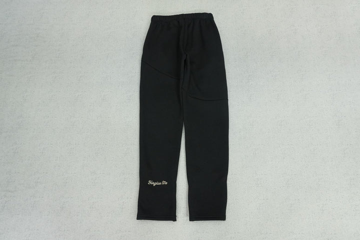 S - SWEATPANTS