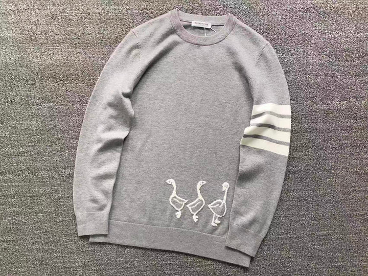 T - SWEATER