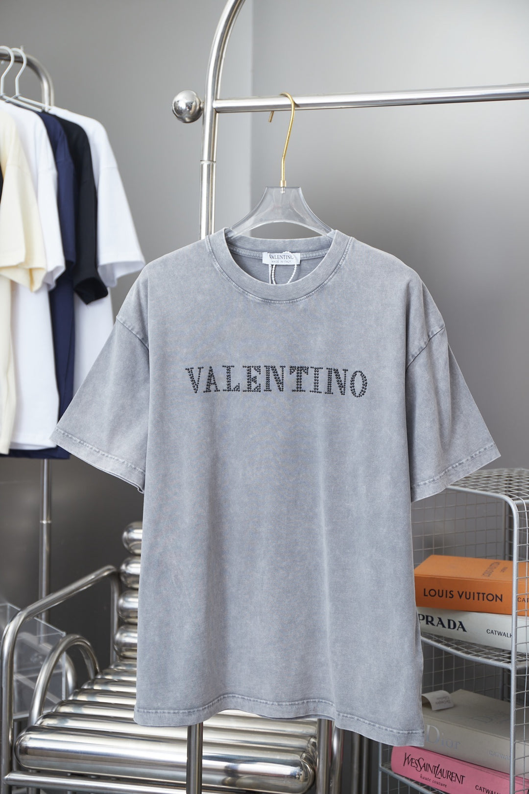V - TSHIRT VIP