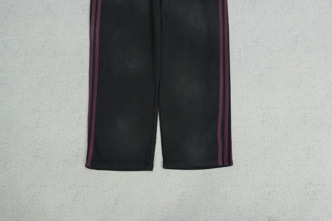 V - SWEATPANTS