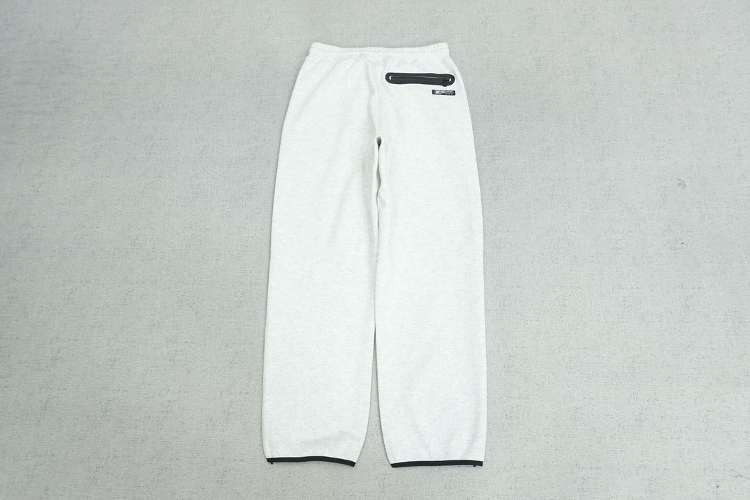 S - SWEATPANTS
