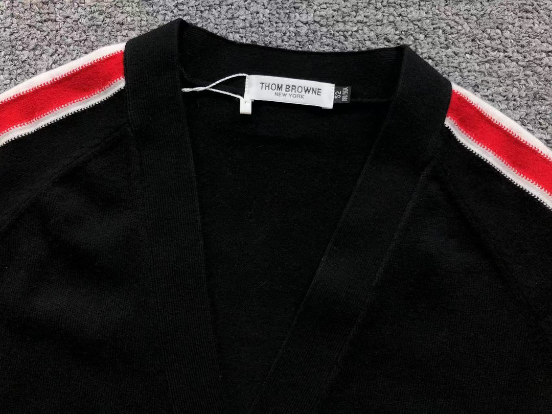 T - SWEATER