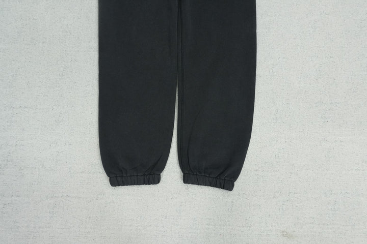 S - SWEATPANTS