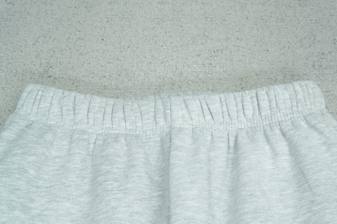 B - SWEATPANTS