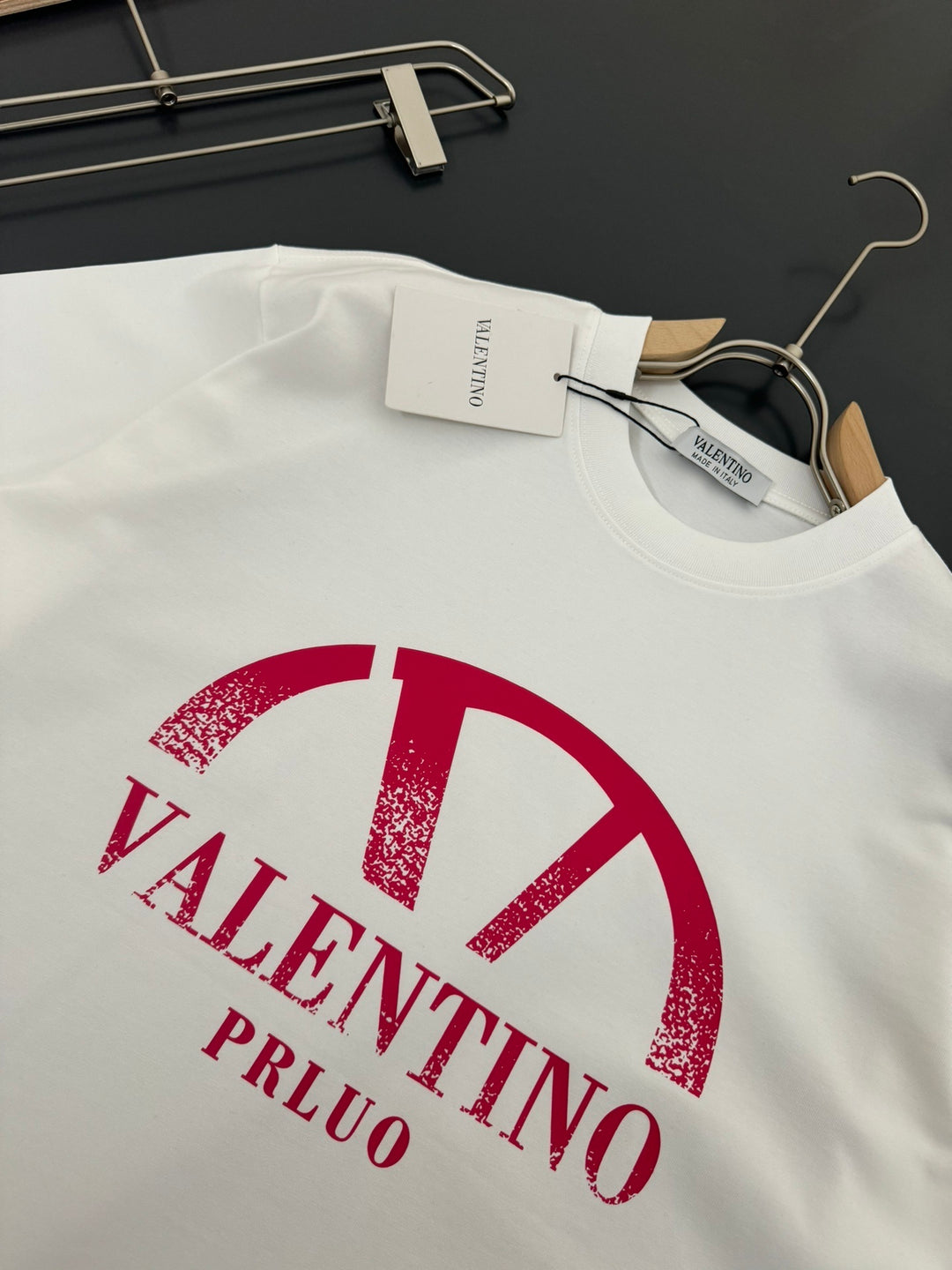 V - TSHIRT