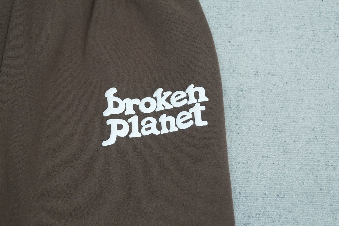 B - SWEATPANTS