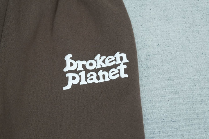 B - SWEATPANTS
