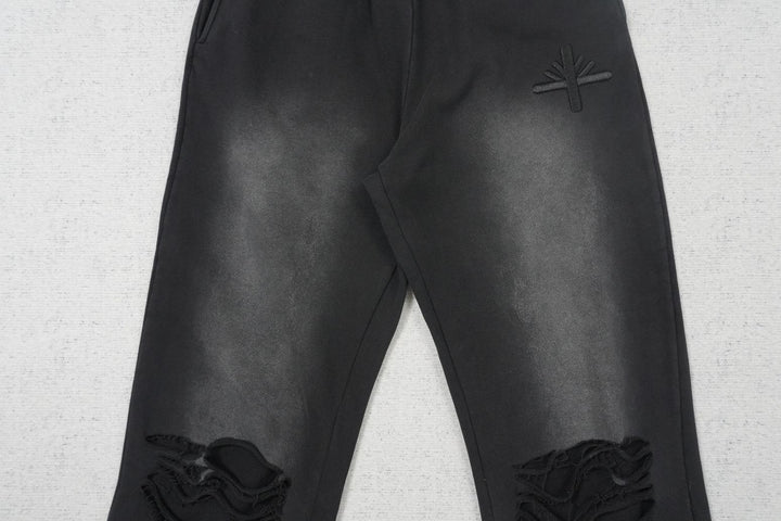 V - SWEATPANTS