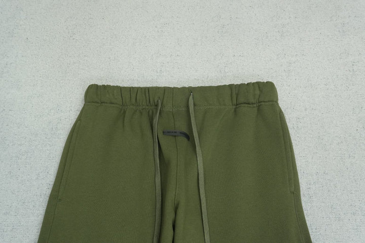 F - SWEATPANTS